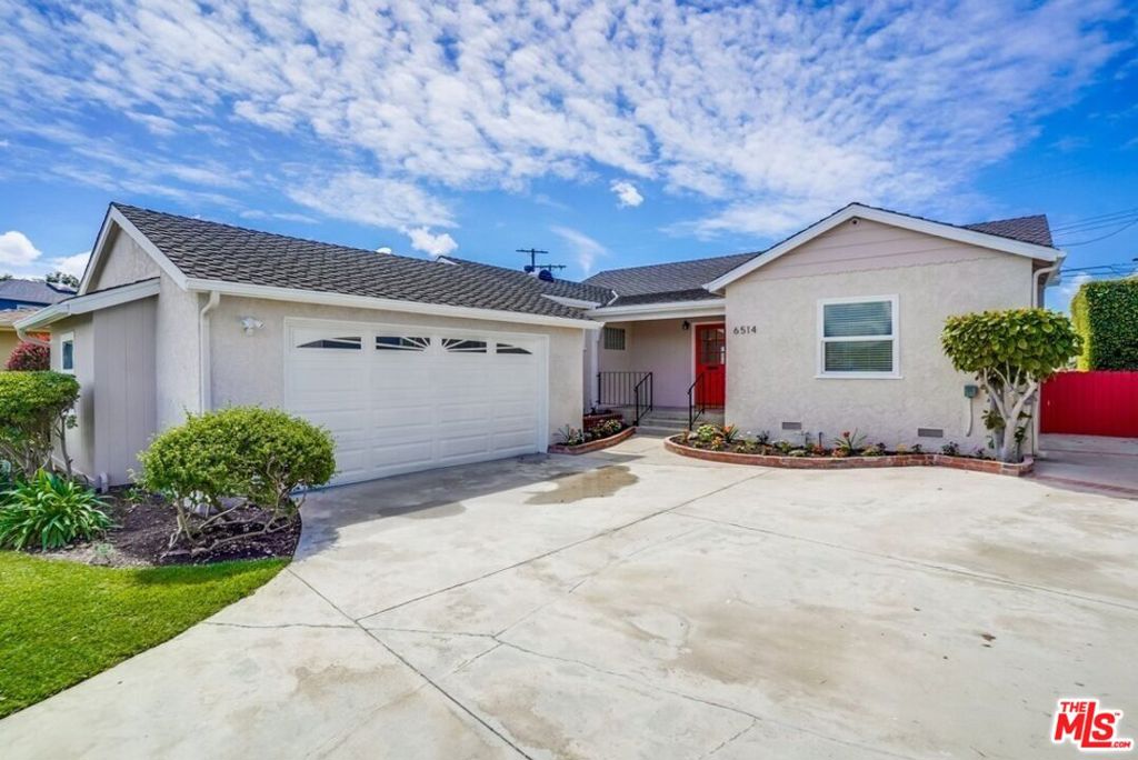 Nestled in the charming neighborhood of Westchester North Kentwood. This 3 bedroom 2 bath house is located on a peaceful cul -de-sac , with breath taking views of canyon, city and ocean views. The perfect blend of modern and traditional design, this home offers the serene escape from the hustle and bustle of city life. With its spacious layout and elegant finishes, this house is ideal for those seeking comfortable and stylish living space. The open concept kitchen and living area make entertaining a breeze, while the cozy bedrooms provide a peaceful retreat at the end of a long day. Don't miss out on the opportunity to make this beautiful house your new home.
