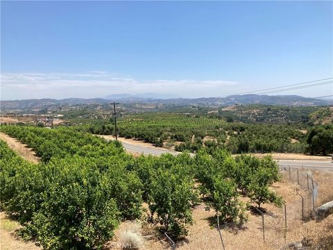 Photo of 39 Carancho Road, Temecula, CA 92590 (MLS # SW26056548)