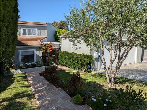 Photo of 1451 3rd Street, Manhattan Beach, CA 90266 (MLS # SB26092218)