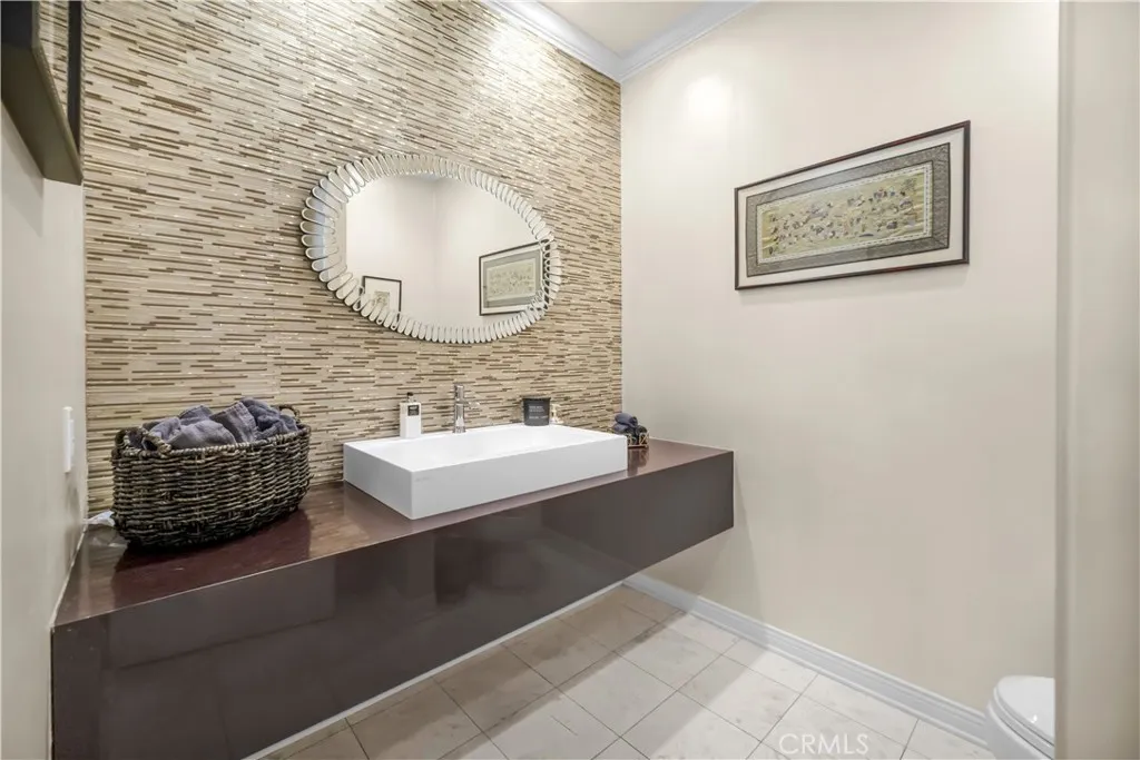 Calabasas, California 91302, United States, 6 Bedrooms Bedrooms, ,8 BathroomsBathrooms,Residential,Active,175551