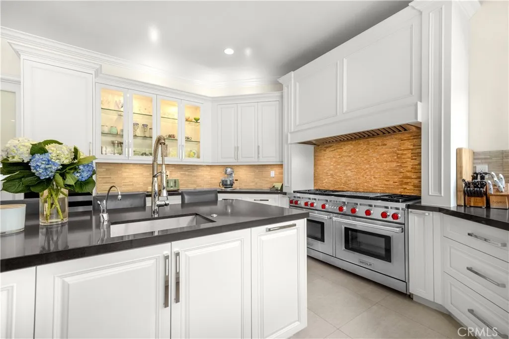 Calabasas, California 91302, United States, 6 Bedrooms Bedrooms, ,8 BathroomsBathrooms,Residential,Active,175551