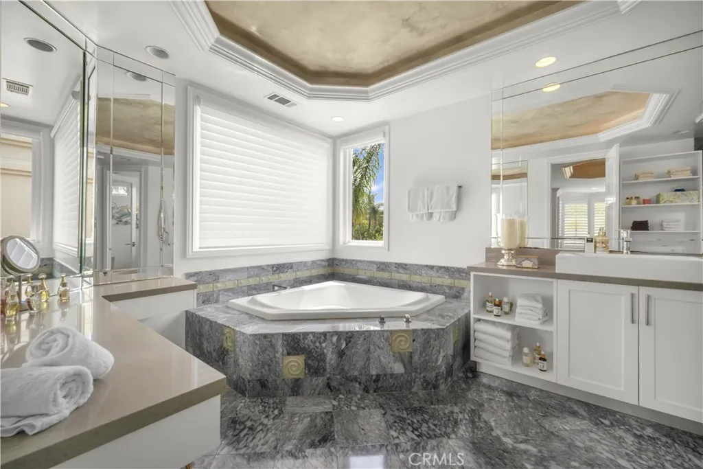 Calabasas, California 91302, United States, 6 Bedrooms Bedrooms, ,8 BathroomsBathrooms,Residential,Active,175551