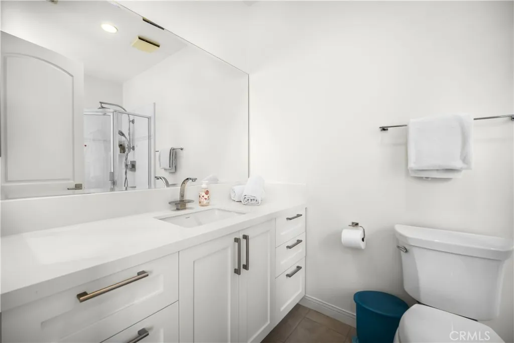 Calabasas, California 91302, United States, 6 Bedrooms Bedrooms, ,8 BathroomsBathrooms,Residential,Active,175551