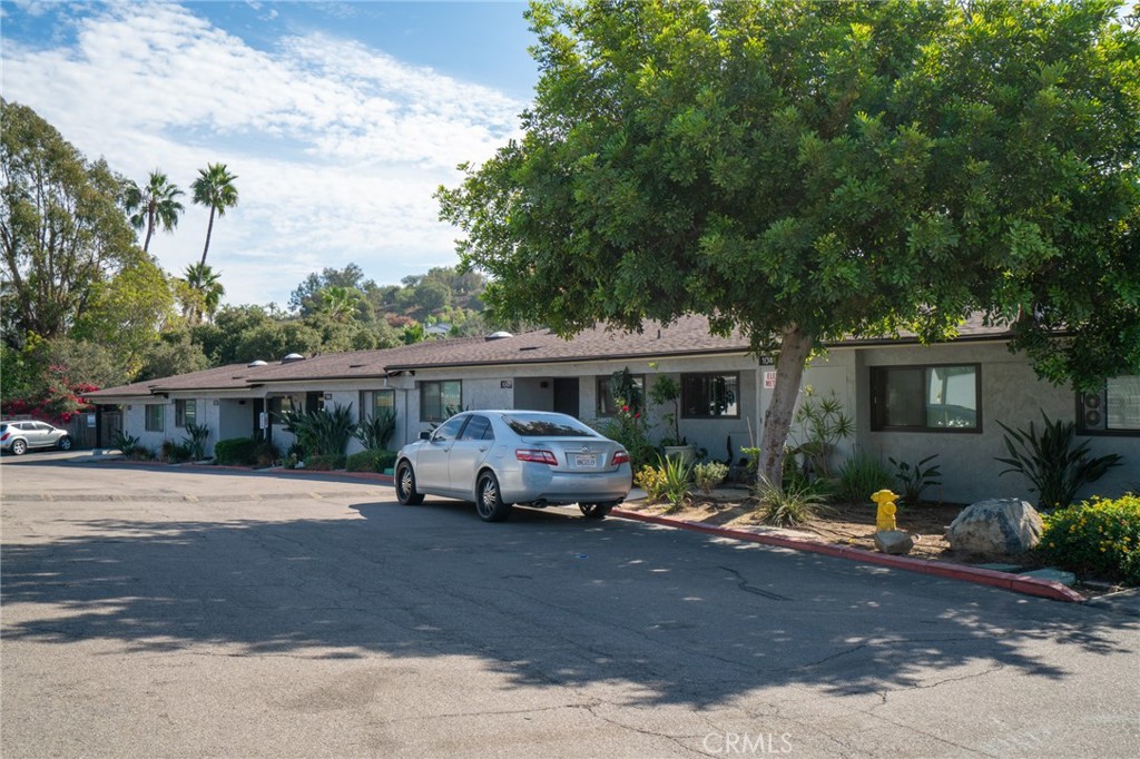 1010 Clearbrook Lane