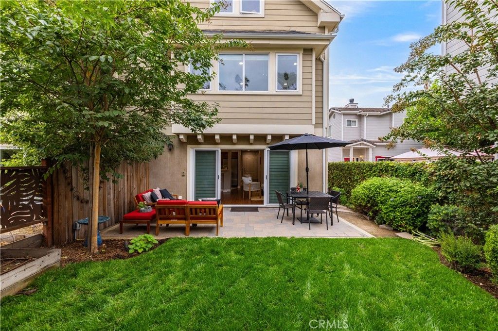 Photo of 78 N Sierra Bonita Avenue #2, Pasadena, CA 91106 (MLS # PF25258391)