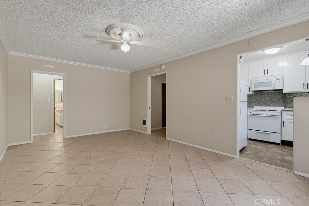 640 Elm Ave. 5