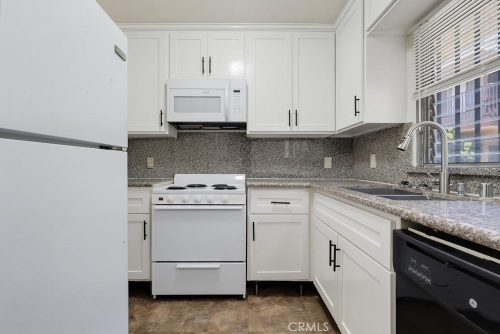 640 Elm Ave. 5