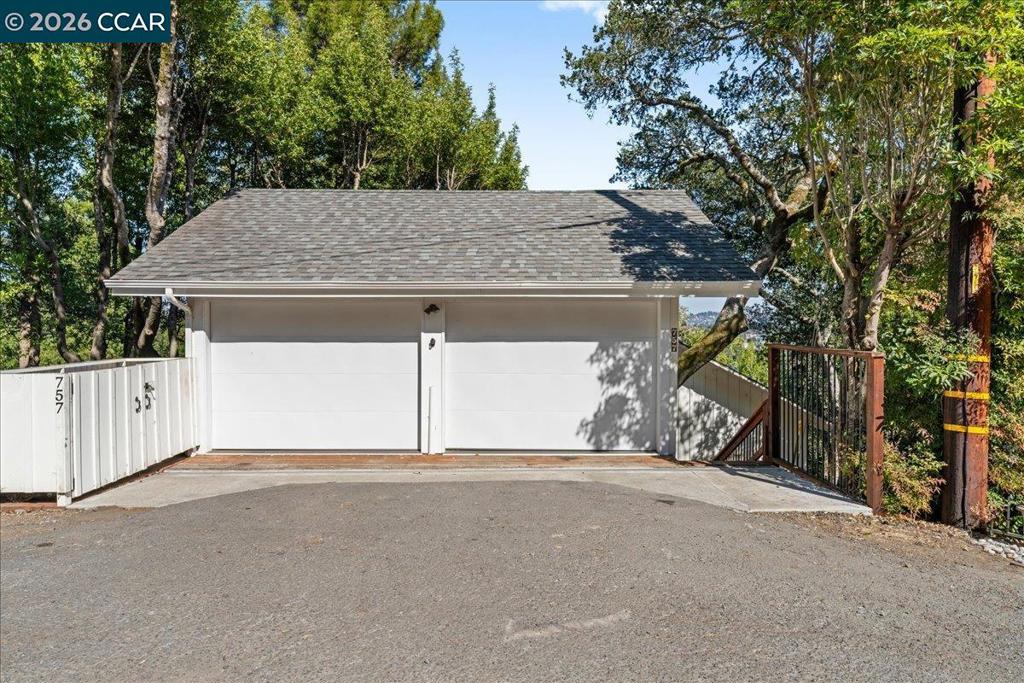 757 Bay Rd