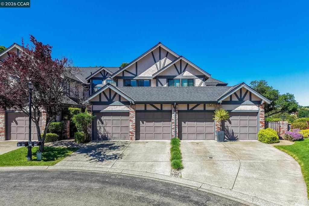 Photo of 172 Haslemere Ct Ct, Lafayette, CA 94549 (MLS # 41131264)