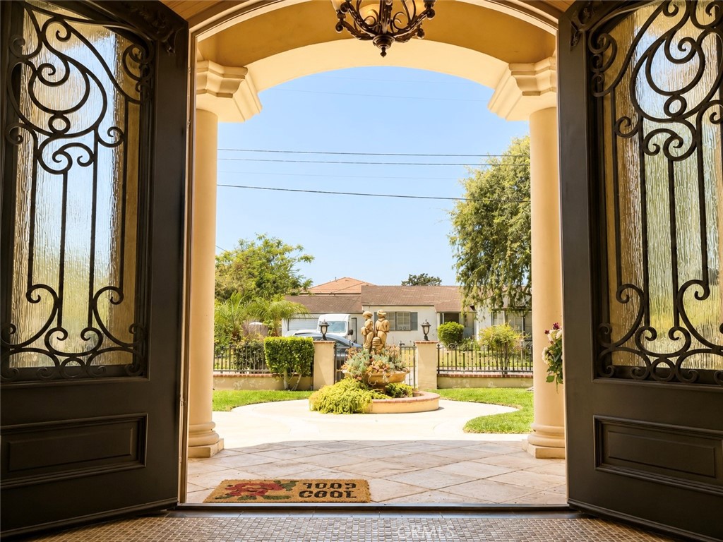1104 E Camino Real