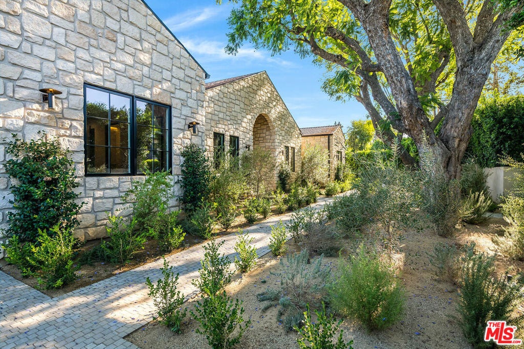19024 Sprague Street
