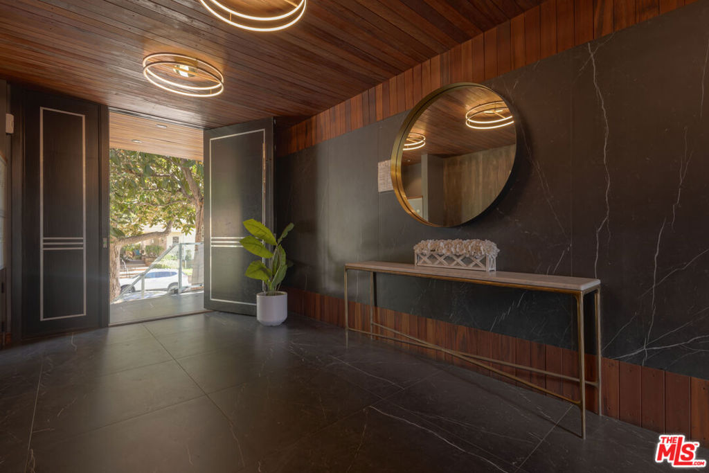 1267 N Laurel Avenue