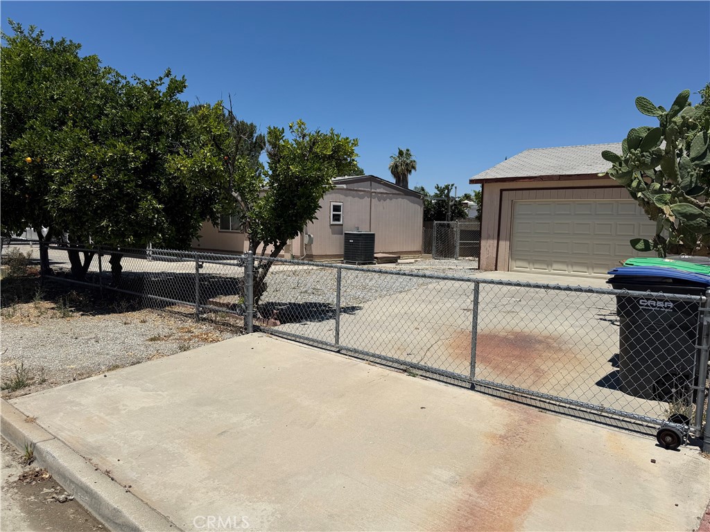 588 N Gilbert