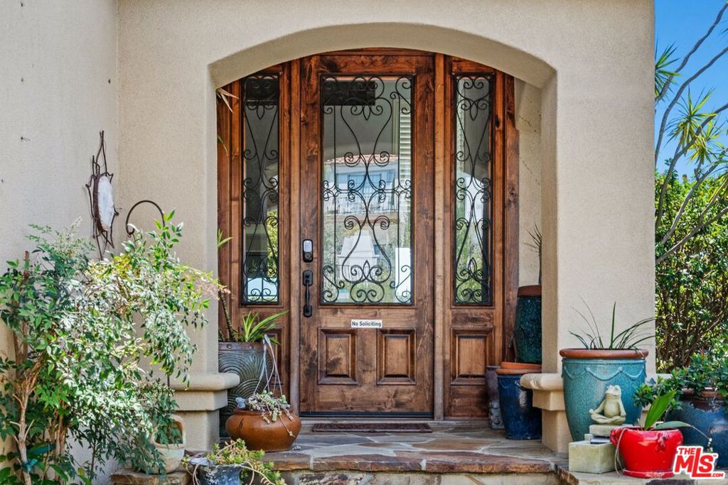 Photo of 16778 Calle Arbolada, Los Angeles, CA 90272 (MLS # 26874493)