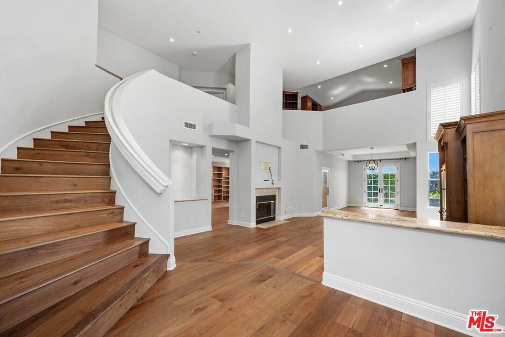 Photo of 16778 Calle Arbolada, Los Angeles, CA 90272 (MLS # 26874493)