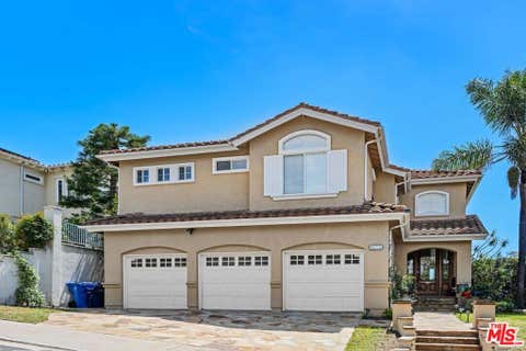 Photo of 16778 Calle Arbolada, Los Angeles, CA 90272 (MLS # 26874493)