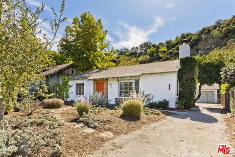 Photo of 371 S Avenue 52, Los Angeles, CA 90042 (MLS # 26104161)
