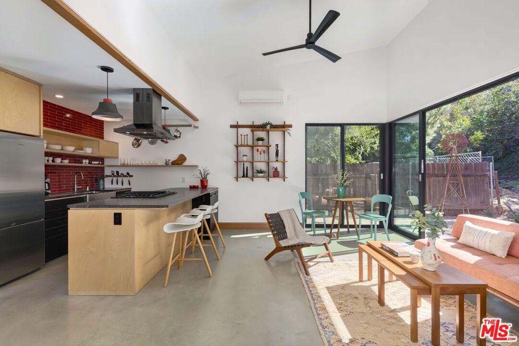 371 S Avenue 52