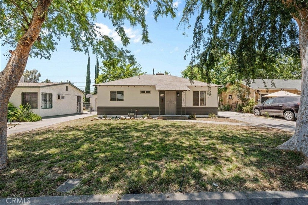 2304 Roxbury Drive