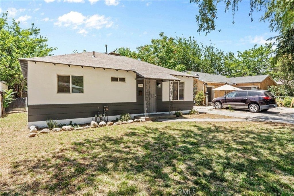 2304 Roxbury Drive