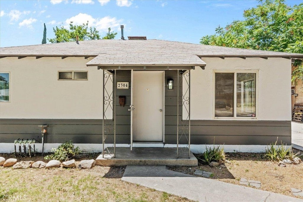 2304 Roxbury Drive