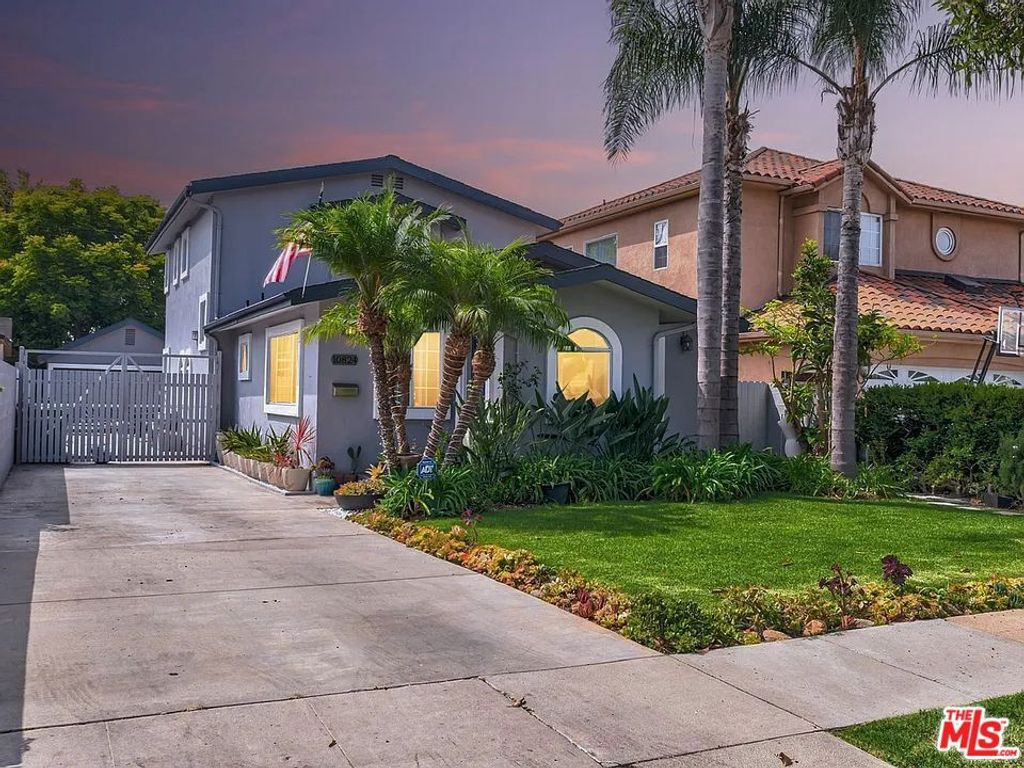 Photo of 10824 Westminster Avenue, Los Angeles, CA 90034 (MLS # 26650837)