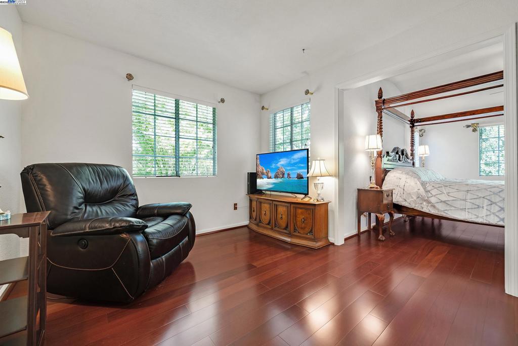 CANYON PARK - Residential