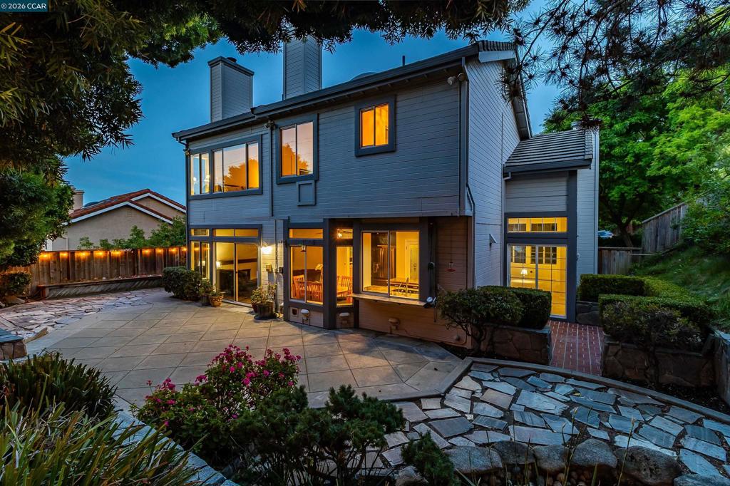 220 Valley Glen Ln