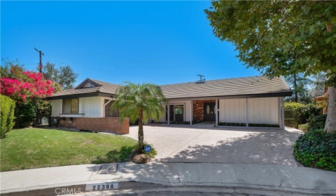 Photo of 22388 Algunas Road, Woodland Hills, CA 91364 (MLS # SR26158458)