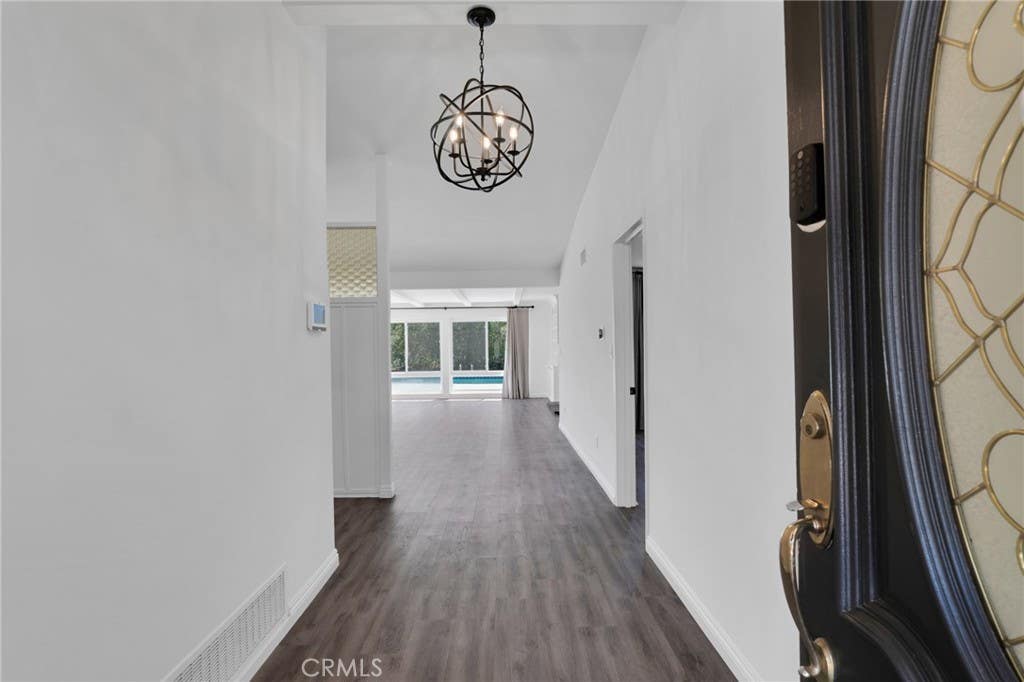 Photo of 22388 Algunas Road, Woodland Hills, CA 91364 (MLS # SR26158458)