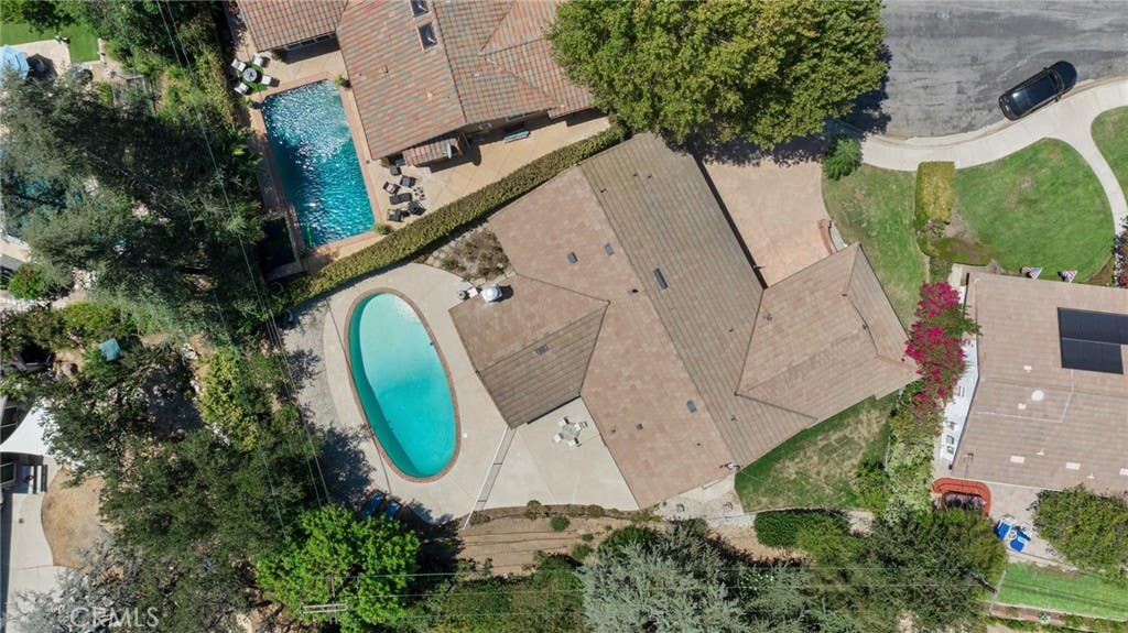 Photo of 22388 Algunas Road, Woodland Hills, CA 91364 (MLS # SR26158458)
