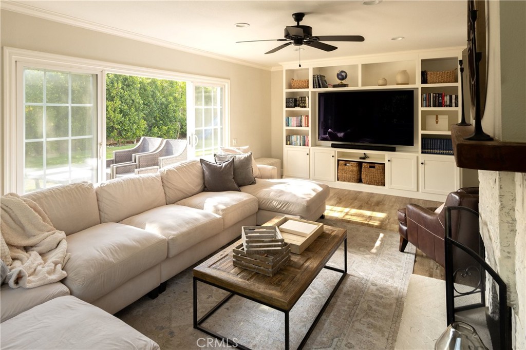 1342 N Quince