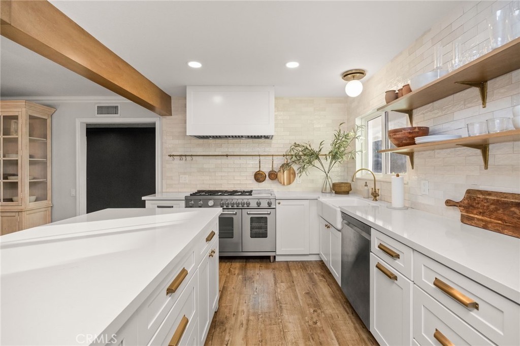 1342 N Quince