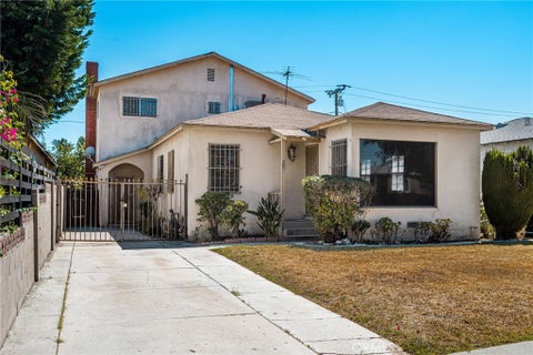Photo of 638 E 137th St, Los Angeles, CA 90059 (MLS # WS26207190)