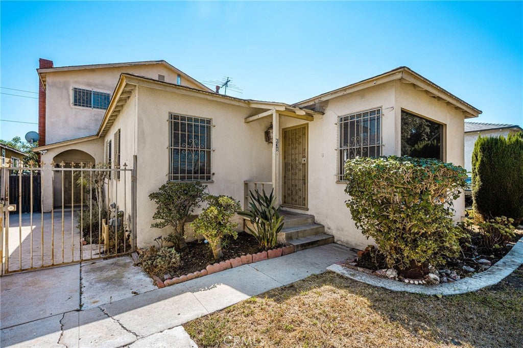 638 E 137th