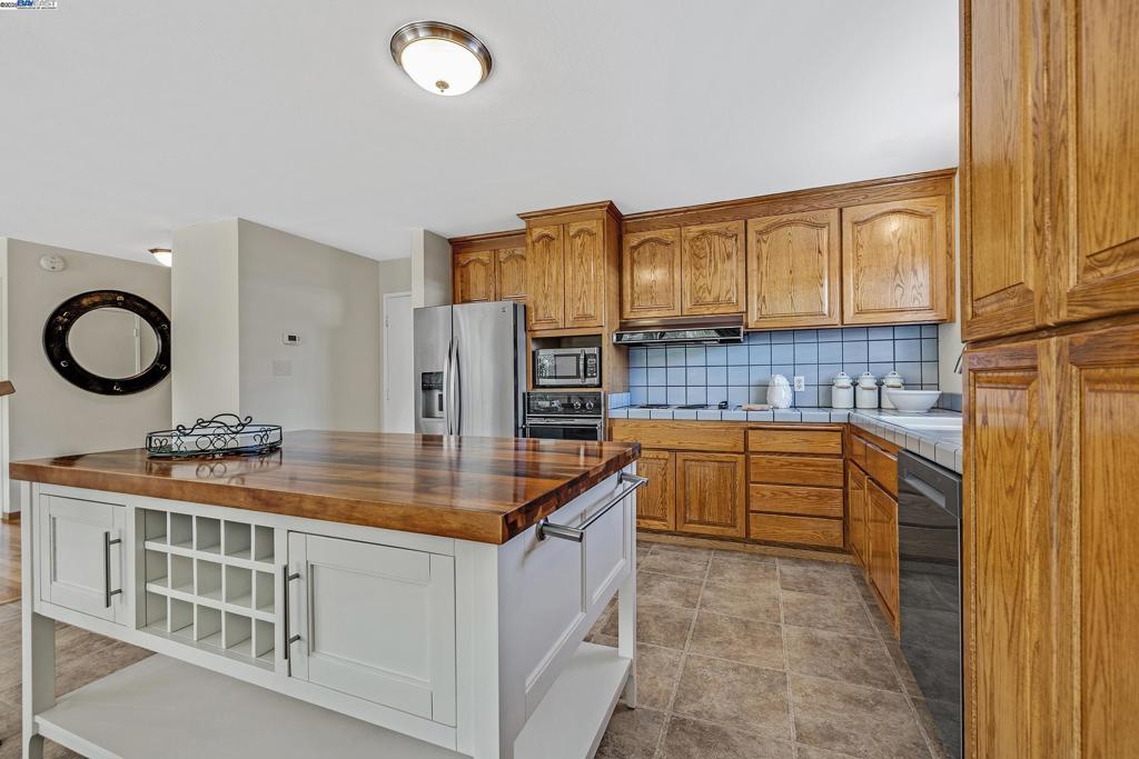 PLEASANTON VALLY - Residential