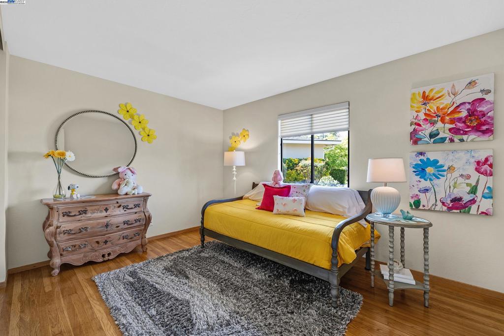 PLEASANTON VALLY - Residential