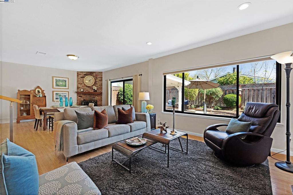 PLEASANTON VALLY - Residential