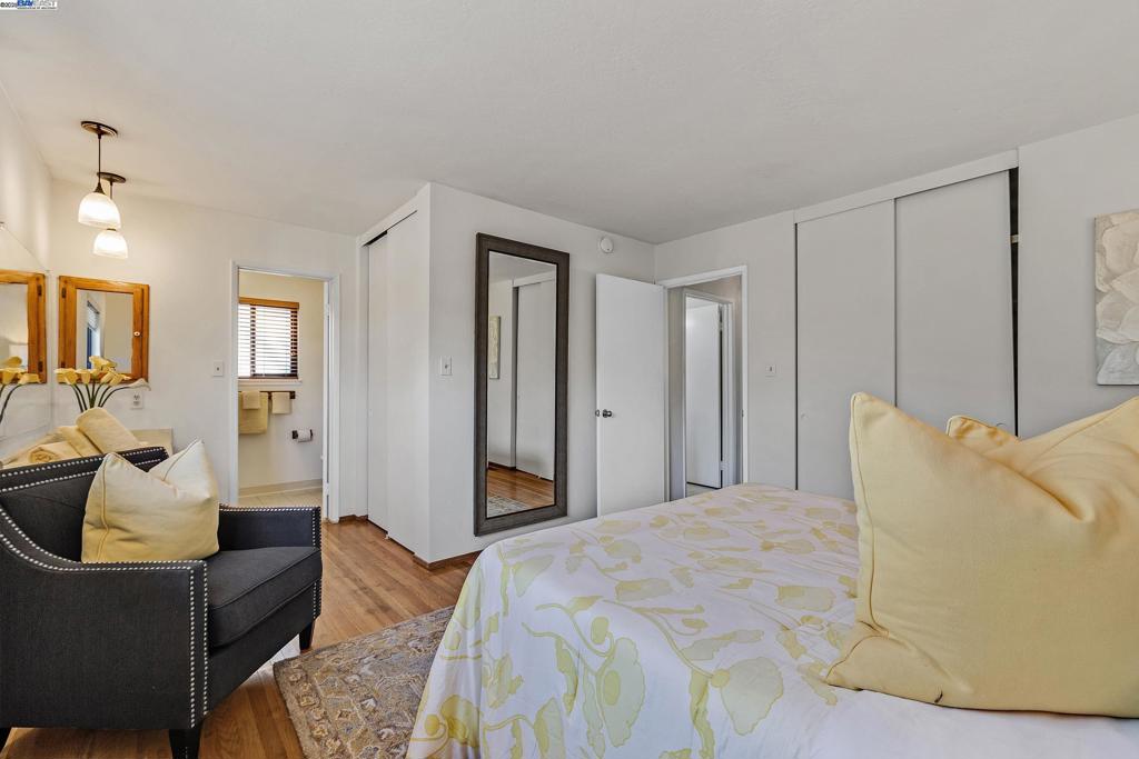 PLEASANTON VALLY - Residential