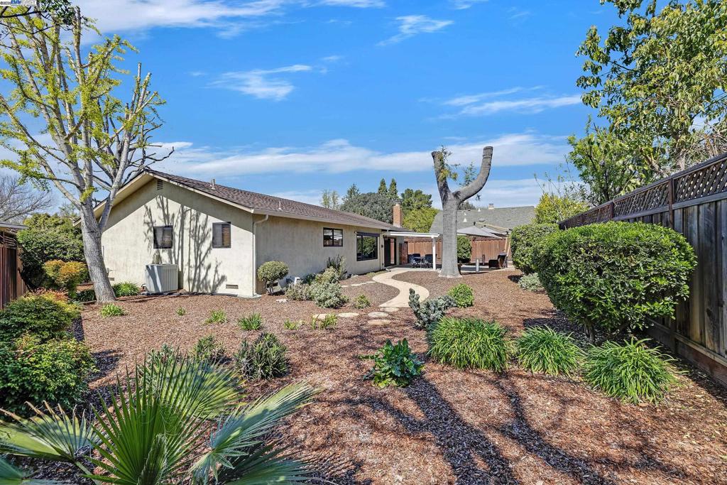 PLEASANTON VALLY - Residential