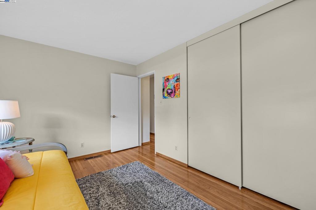 PLEASANTON VALLY - Residential