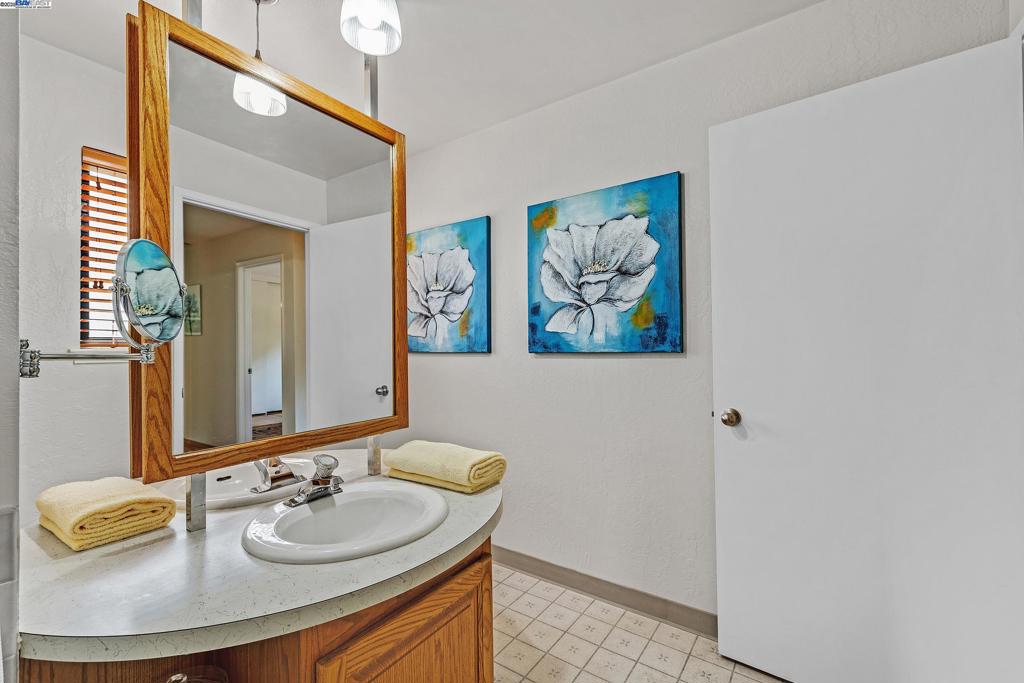 PLEASANTON VALLY - Residential