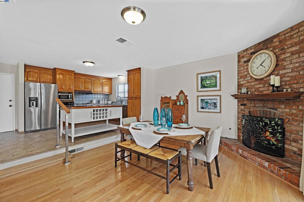 PLEASANTON VALLY - Residential