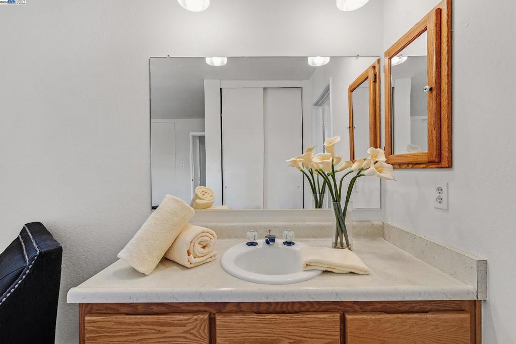 PLEASANTON VALLY - Residential