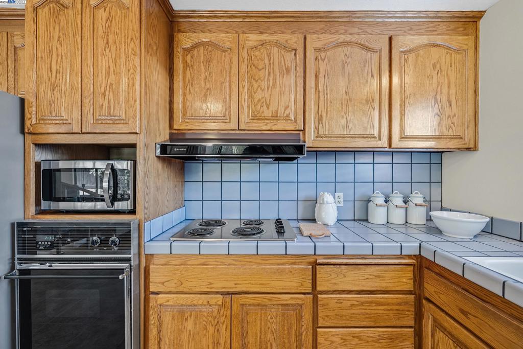 PLEASANTON VALLY - Residential