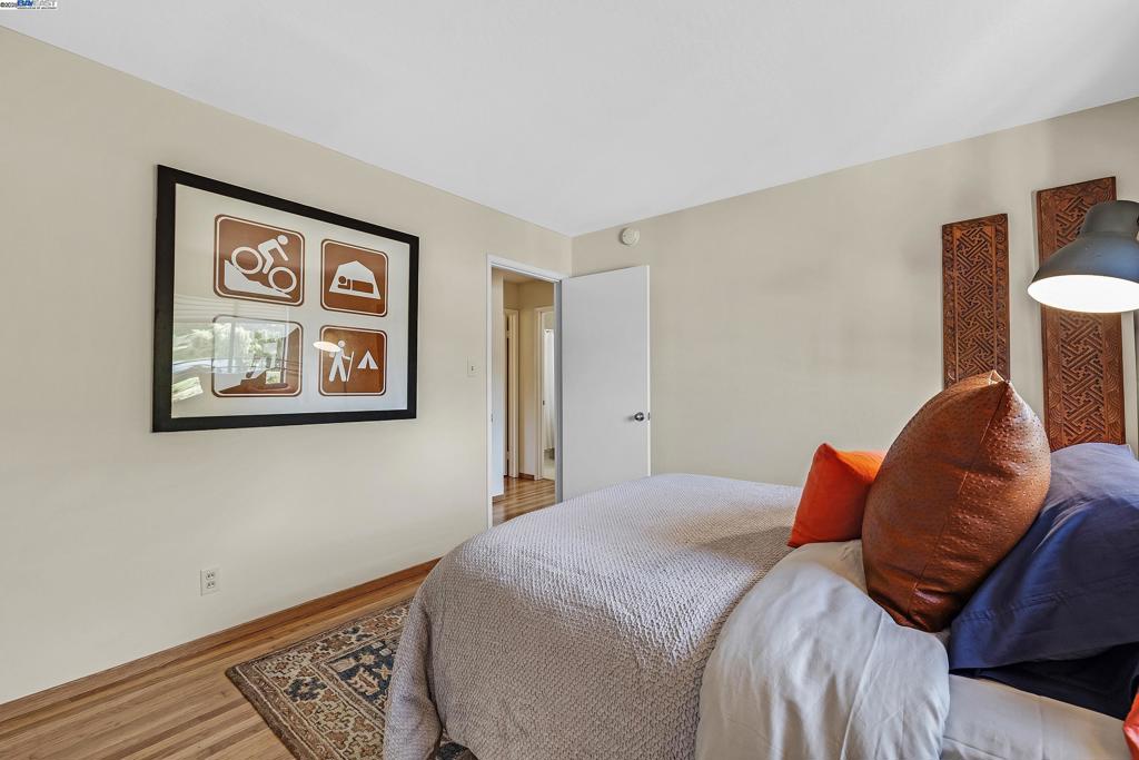 PLEASANTON VALLY - Residential