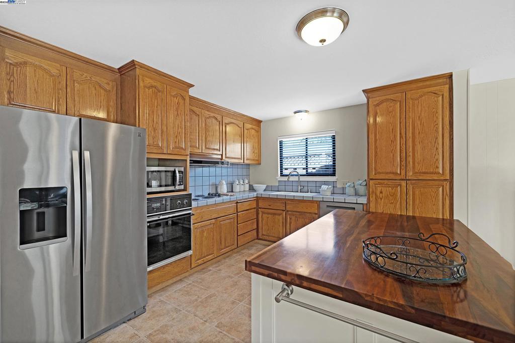 PLEASANTON VALLY - Residential