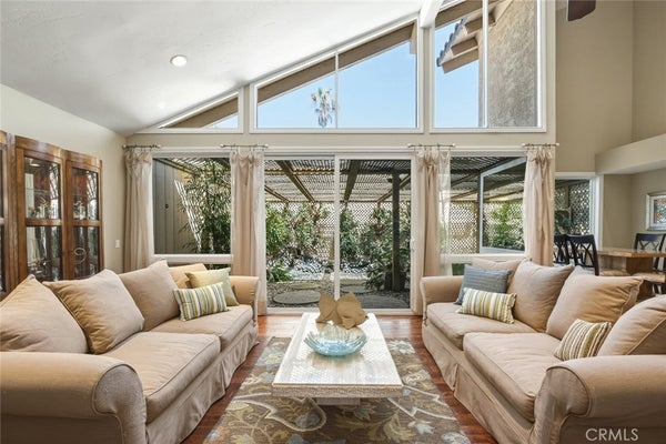 5872 SHAKER DR, RIVERSIDE, CA 92506 - Image 4b4e6d3bc192dcc90fe0c9c0bf4c87e5/3459915825