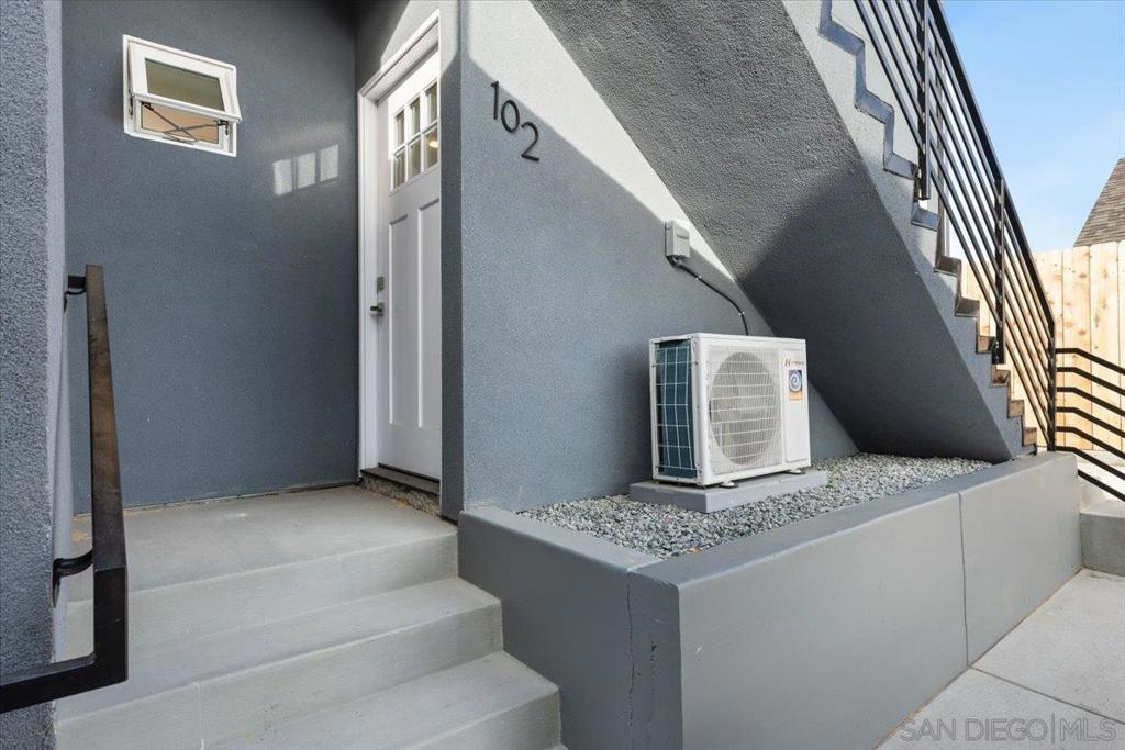 2715 Columbia Street