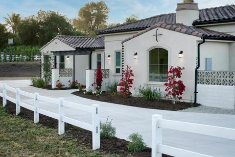 239 Futurity Lane Fallbrook CA 92028